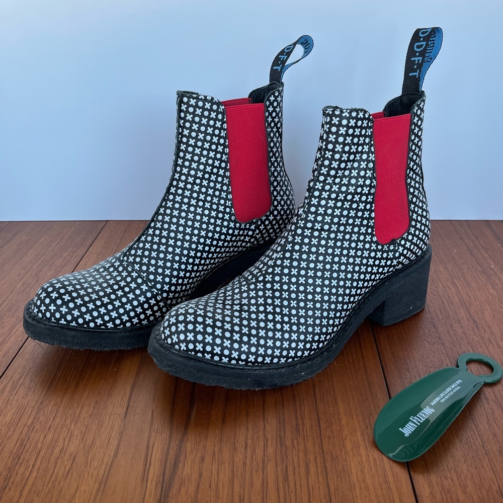 John Fluevog Slacker Nap Crepe soled Chelsea boot
